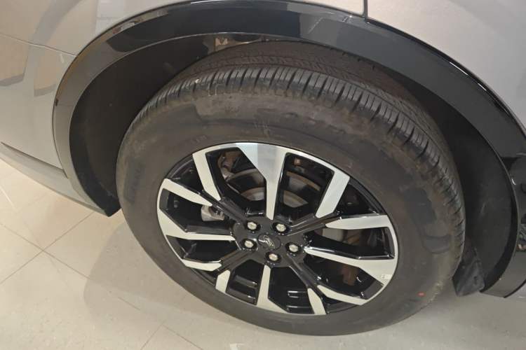 Used Ford Edge 2025 Ford Explorer L 2.0T EcoBoost E-Hybrid Four-Wheel-Drive 7-Seater Supreme Model
