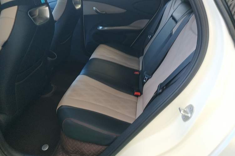 Used BYD Dolphin 2023 420 km Fashion Edition
