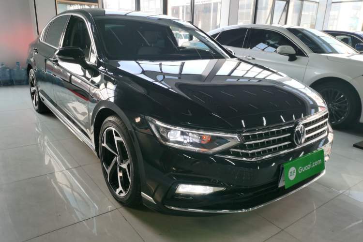 Used Volkswagen Magotan 2023 2 Million Units Limited Edition 330TSI DSG Leading Version
