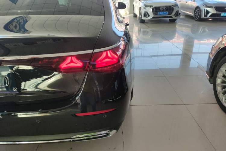 Used Mercedes-Benz E-Class 2025-Year Facelift E 260 L
