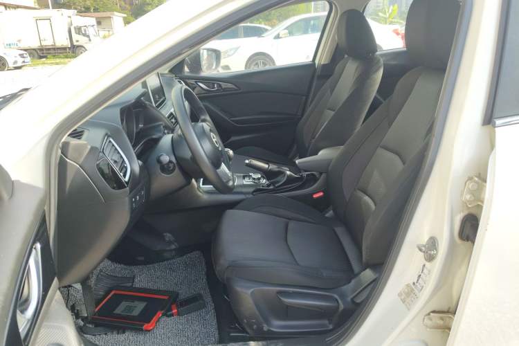 Used Mazda Mazda 3 Axela 2016 Sedan 1.5L Manual Comfort Model