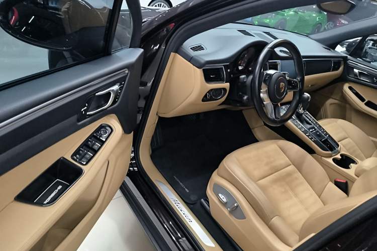 Used Porsche Macan 2017 Macan 2.0T
