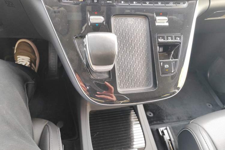 Used Hongqi HQ9 PHEV 2024 2.0T Four-Wheel Drive Luxury Edition