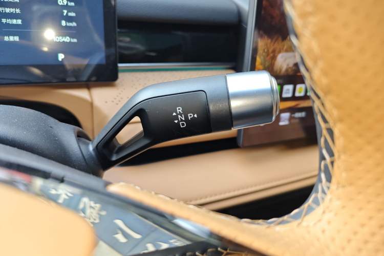 Used  Galaxy 8 2025 130km EM-i Deluxe Edition
