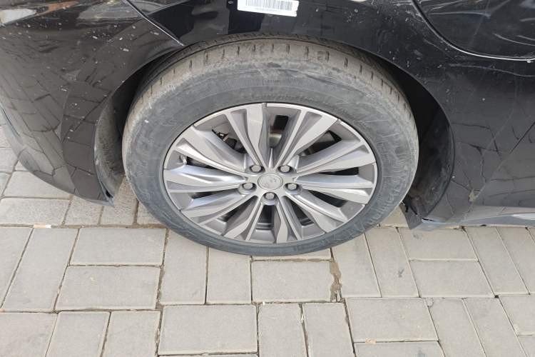 Used Hongqi E-QM5 2022 431 km Charge & Enjoy Edition
