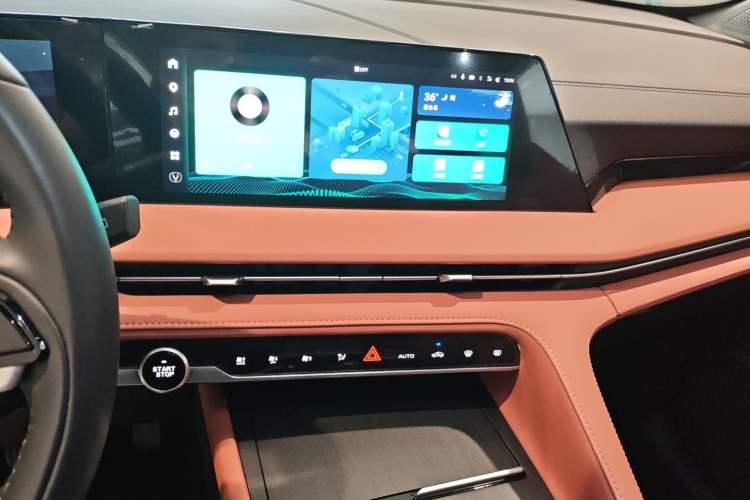 Used Changan CS75 PLUS 2024 3rd Generation Champion Edition 2.0T Intelligent Drive Performance Model
