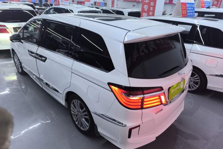 Used Honda Elysion 2016 2.4L Supreme Edition
