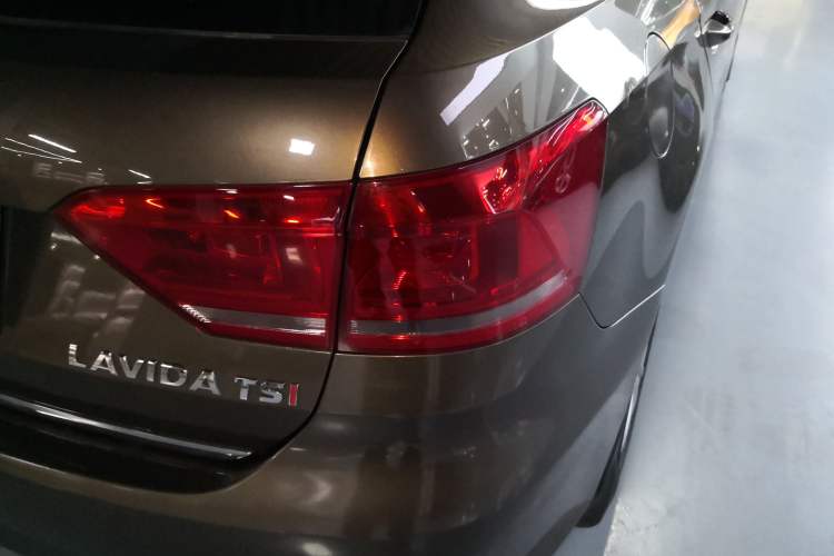 Used Volkswagen Gran Lavida 2013 1.4 TSI Automatic Comfort Model
