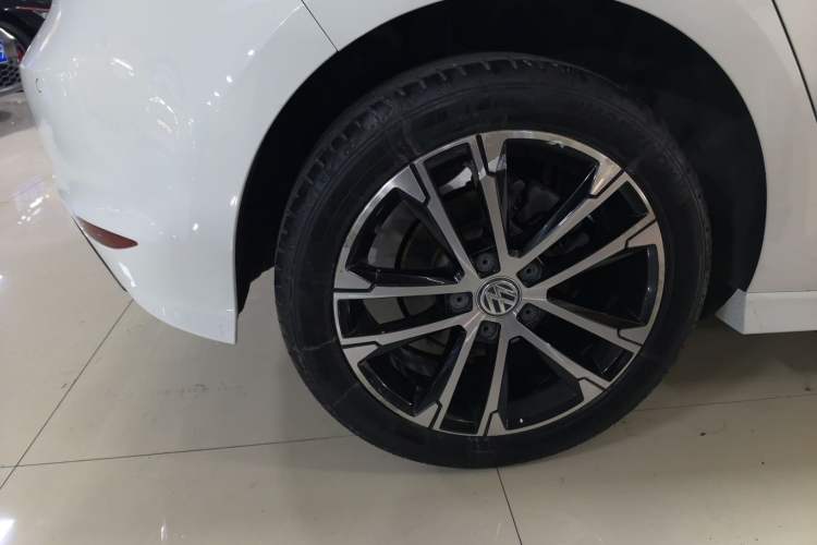 Used Volkswagen Golf 2016 1.4TSI Automatic R-Line
