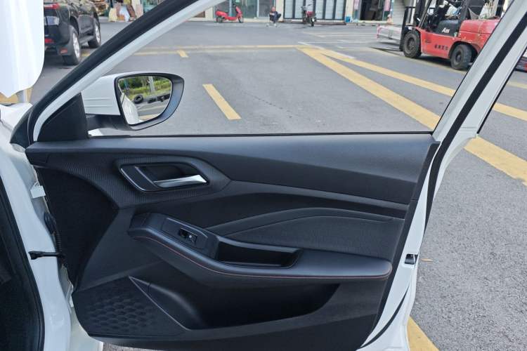 Used MG 5 2021 180 DVVT CVT Youth Luxury Edition
