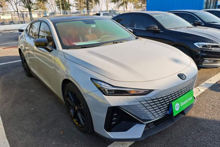 Used Changan UNI-V 2022 1.5T Prestige Version