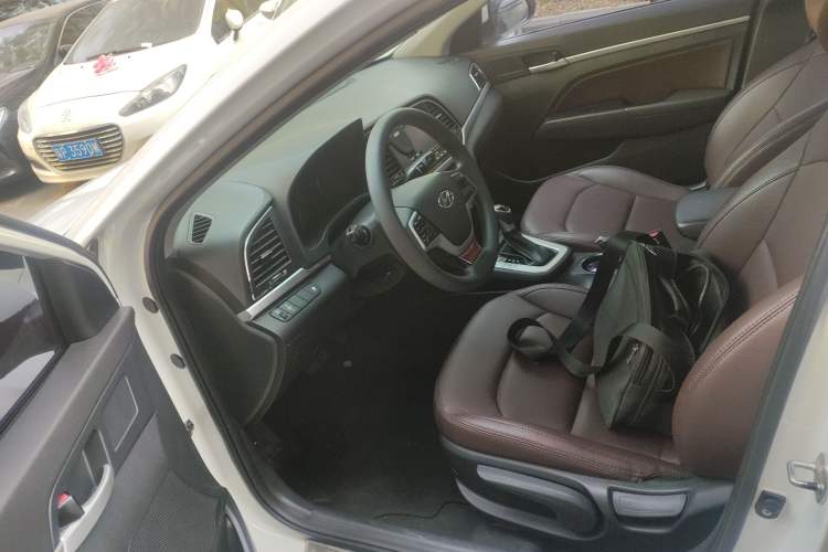 Used Hyundai Elantra 2016 1.6L Automatic ZhiXuan – Elite Version
