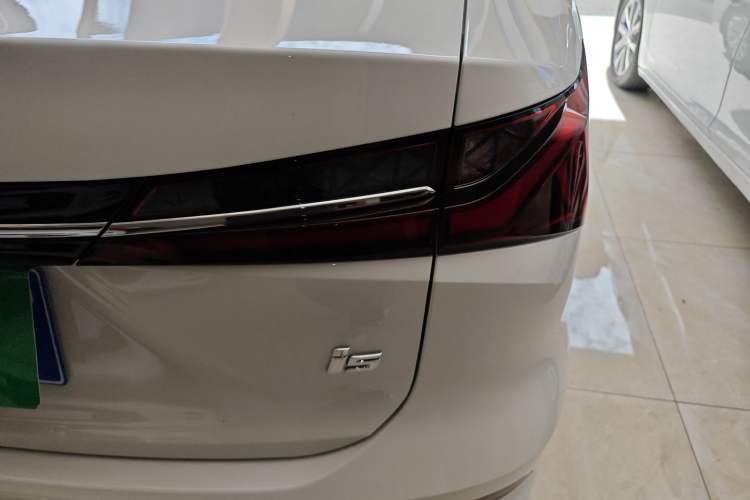 Used Roewe i5 2023 1.5L Manual Comfort Edition
