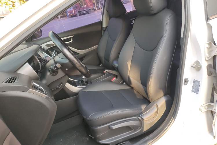 Used Hyundai Elantra 2015 1.6L Manual Leading Model
