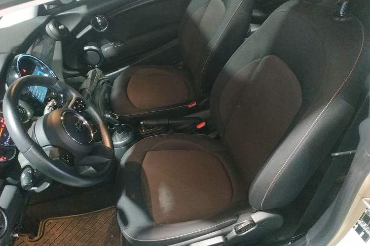 Used  MINI 2023 1.5T ONE
