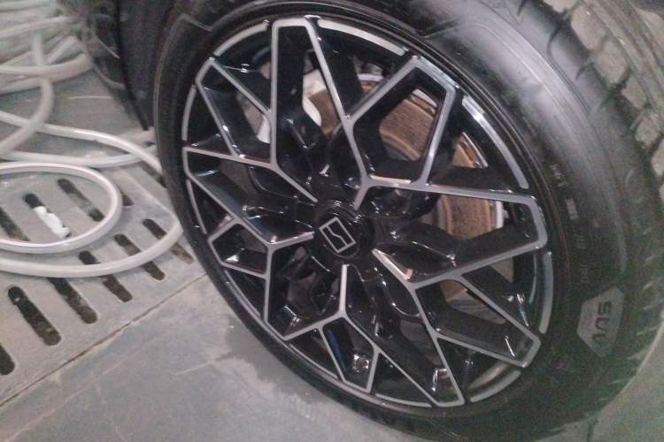 Used Zeekr 001 2025 WE Edition 100 kWh Rear-Wheel Drive
