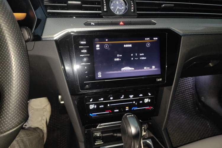 Used Volkswagen Magotan 2024 2 Million Units Zhongxiang Version 330TSI DSG Luxury Edition
