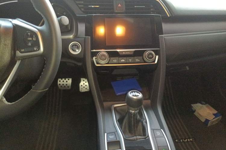 Used Honda Civic 2016 220TURBO Manual Luxury Edition