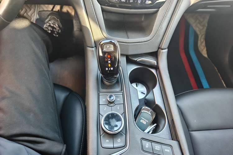 Used Cadillac XT5 2022 2.0T Two-Wheel Drive Luxury Version
