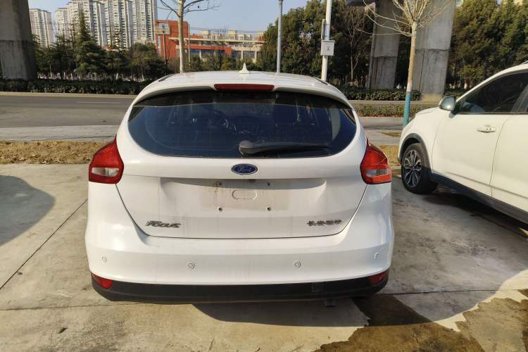 Used Ford Focus 2018 Hatchback Classic 1.6L Automatic Trendy SmartDrive Edition