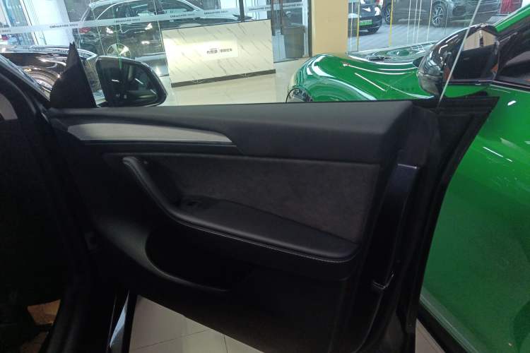 Used Tesla Model Y 2024 Rear-Wheel-Drive Version
