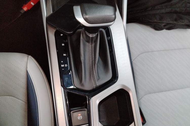 Used Geely Auto Emgrand 2022 4th Generation 1.5L CVT Flagship Model
