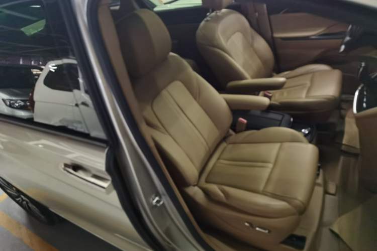 Used Buick GL8 2020 ES Land Cruiser 653T Flagship Model
