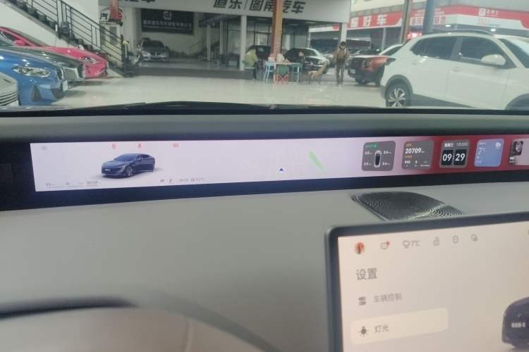 Used  12 2024 700 Three-Laser Rear-Wheel Drive Luxury Edition