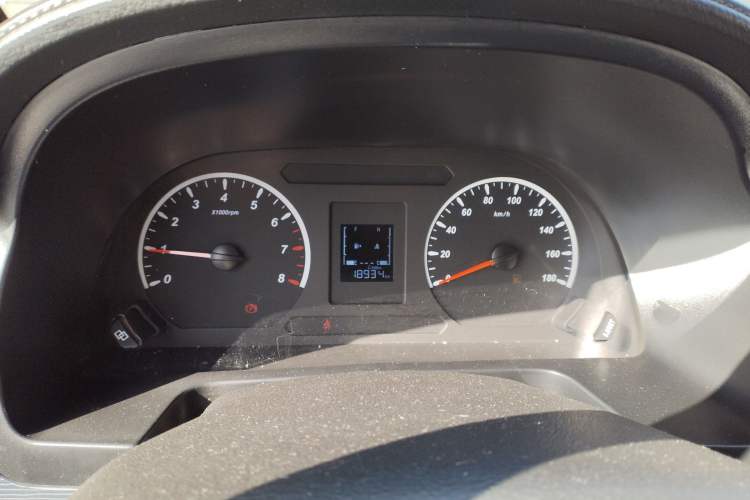 Used FORTHING Lingzhi 2023 M5L 1.6L Base Model 7 Seats