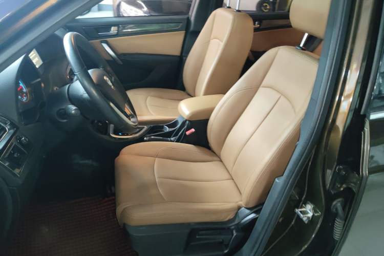 Used Brilliance V5 2016 1.5T Automatic Two-Wheel Drive Smart Version
