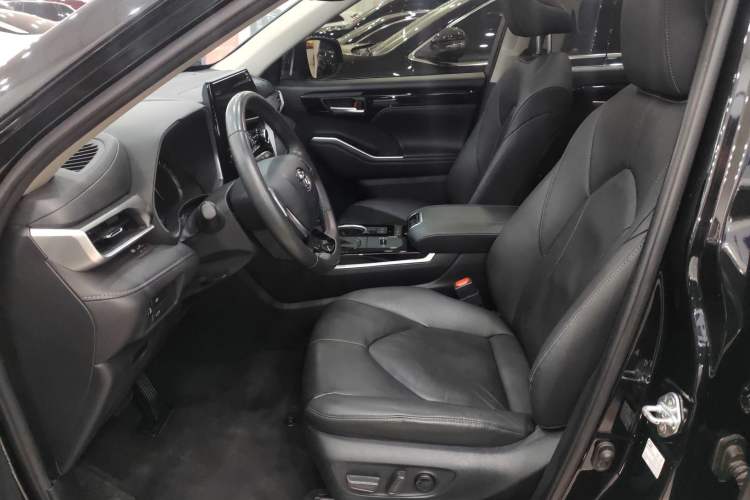 Used Toyota Highlander 2022 Dual-Engine 2.5L Four-Wheel Drive Prestige Version 7 Seats
