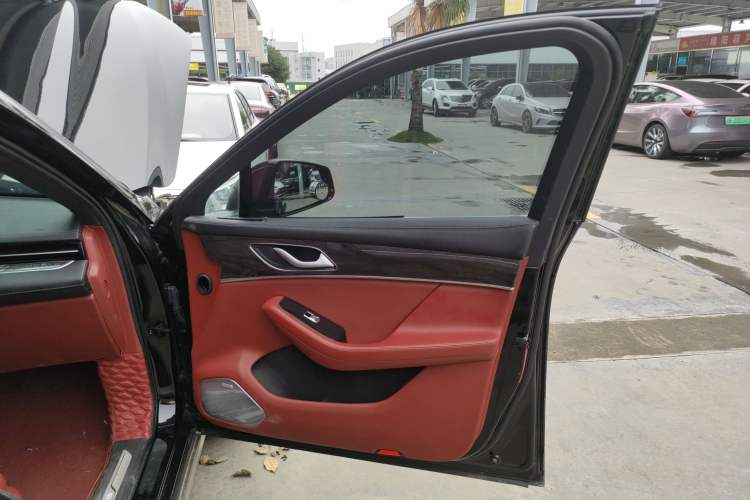 Used  SF5 2021 Four-Wheel Drive Freedom Expedition Edition
