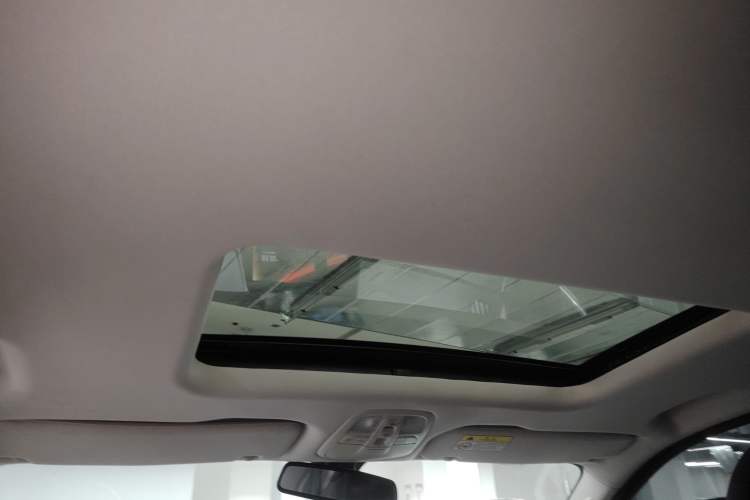 Used SAIC MAXUS G20 2021 Facelifted PLUS 2.0T Gasoline Automatic Luxury Edition
