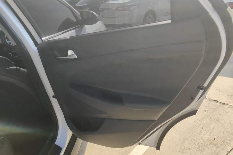 Used Hyundai Tucson 2015 1.6T Dual-Clutch Two-Wheel-Drive Smart Model