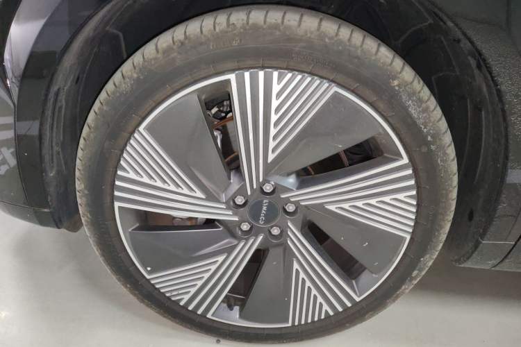 Used Lynk & Co 08 EM-P 2023 220km All-Wheel-Drive Performance Halo
