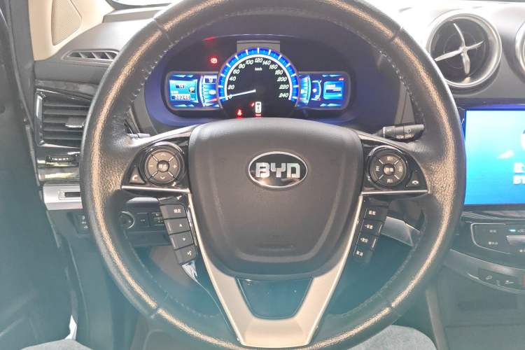 Used BYD S7 2017 2.0T Automatic Prestige Edition
