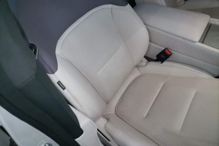 Used  12 2025 Ultra Extended-Range Edition
