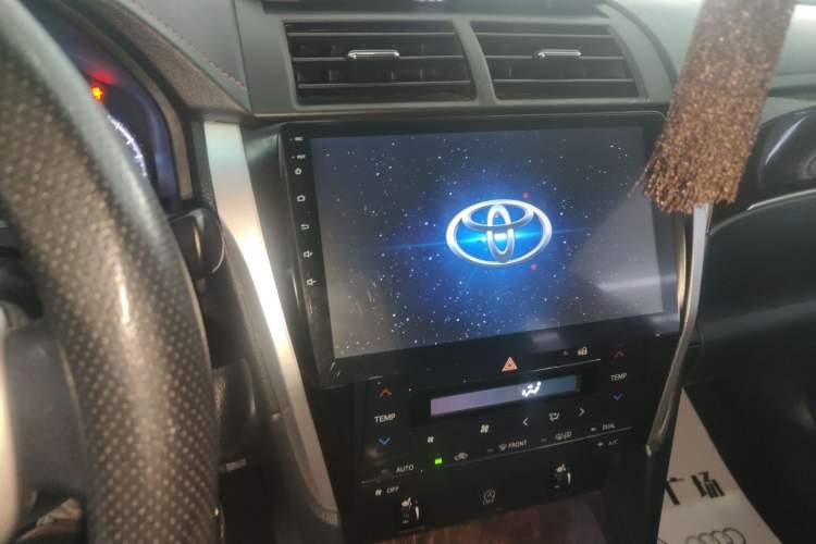 Used Toyota Camry 2016 2.0G 10th Anniversary Leading Edition
