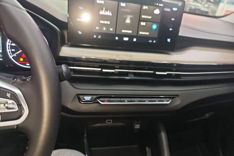 Used Geely Auto Vision X3 2021 PRO 1.5L CVT Deluxe Model
