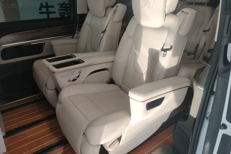 Used Mercedes-Benz V-Class 2021 V 260 L Long-wheelbase Luxury Edition