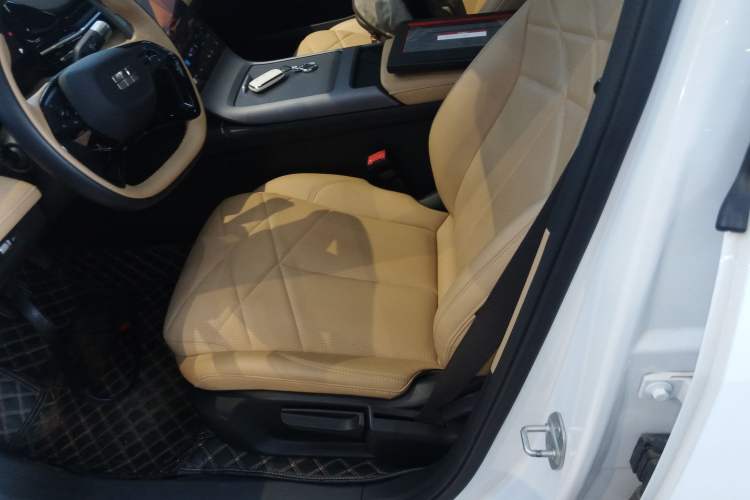 Used  L6 2023 60km PLUS
