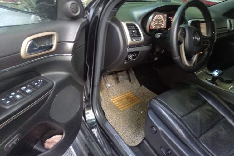 Used  Grand Cherokee 2014 3.6L Elite Navigation Edition
