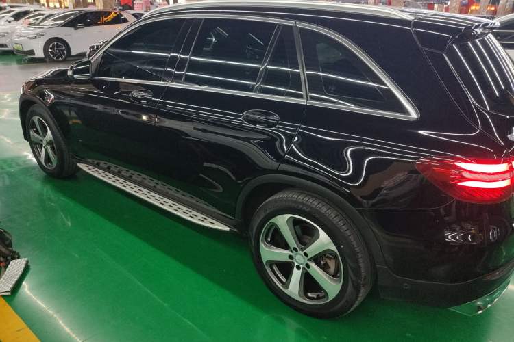 Used Mercedes-Benz GLC 2016 GLC 260 4MATIC Luxury Model
