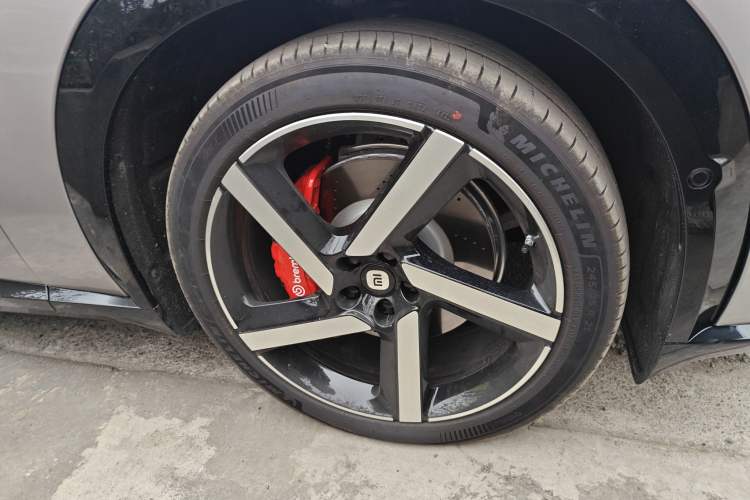 Used  YU7 2025 Ultra-Long Range High-Performance All-Wheel-Drive Max Edition