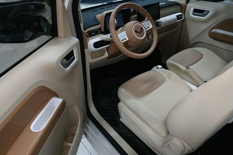 Used Wuling Hongguang MINIEV 2024 3rd Generation 215km Youth Edition
