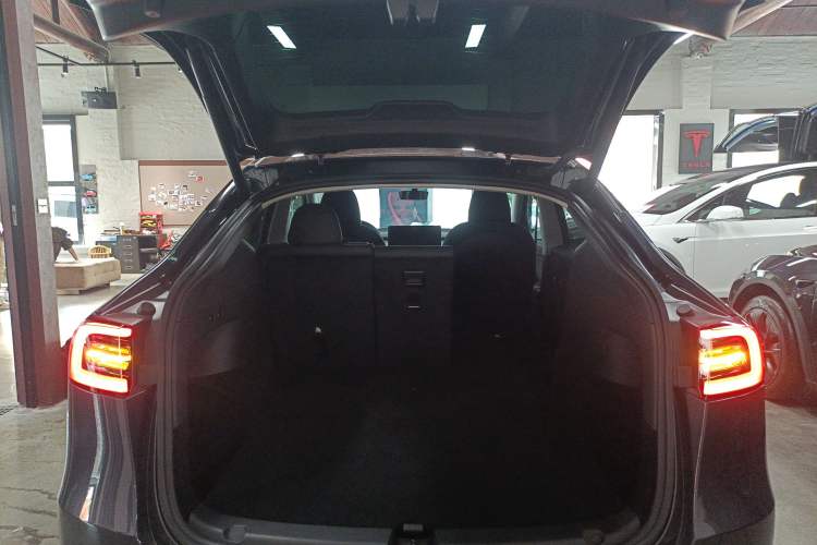 Used Tesla Model Y 2024 Rear-Wheel-Drive Version
