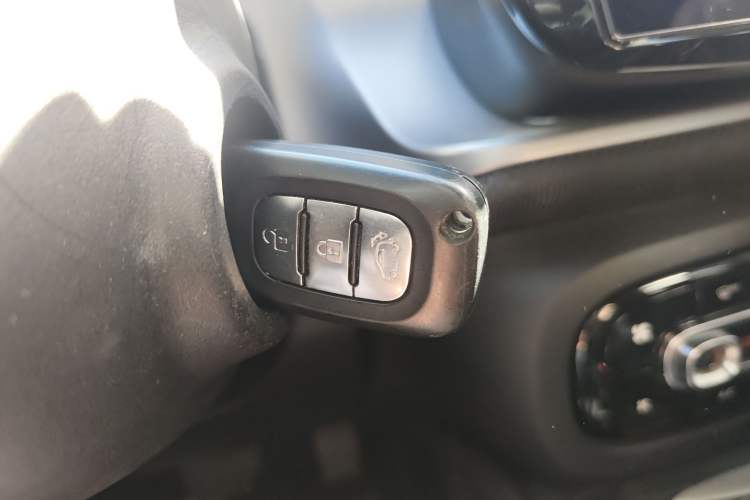 Used  fortwo 2018 1.0L 52kW Hardtop Passion Edition China V Standard
