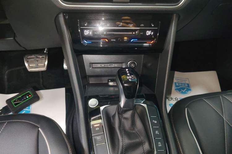 Used Volkswagen Tiguan L 2024 Outstanding Model 330TSI Automatic Two-Wheel Drive R-Line Dragon Glory Edition
