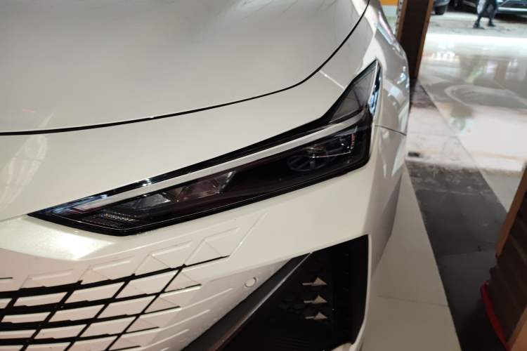 Used Changan UNI-V 2022 1.5T Prestige Version
