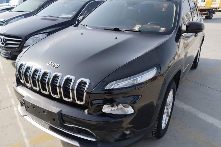 Used Jeep Cherokee 2016 2.4L Professional Edition